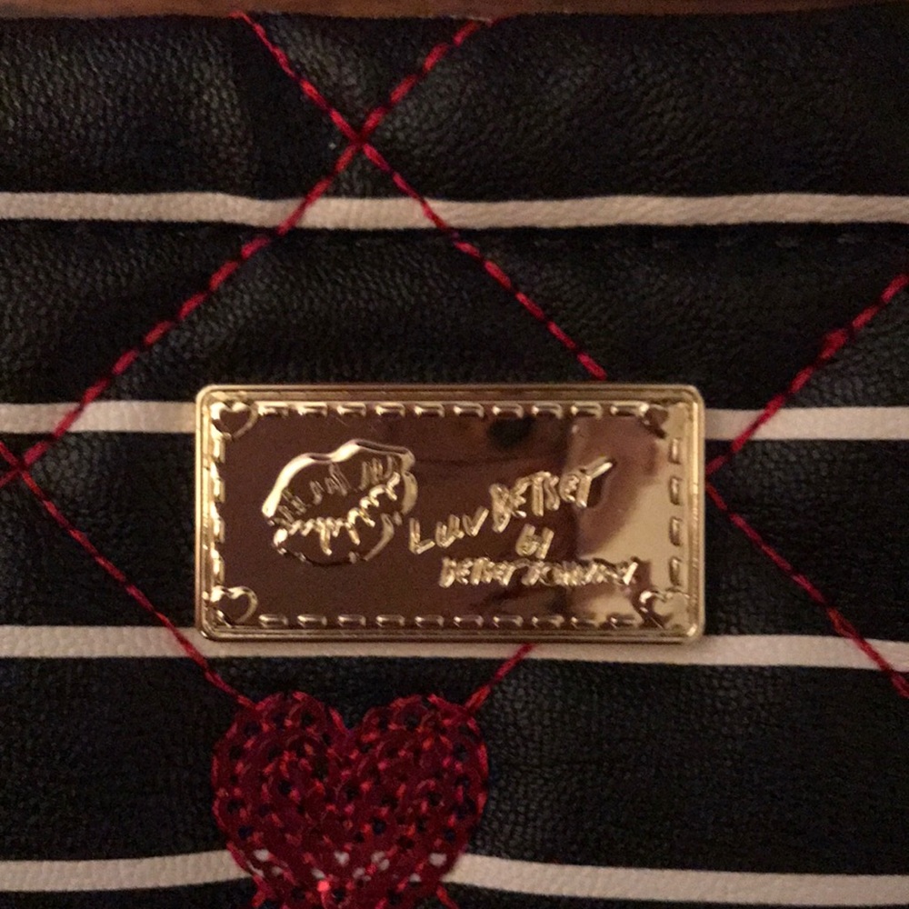 EUC Betsy Johnson wristlet - Picture 2 of 8